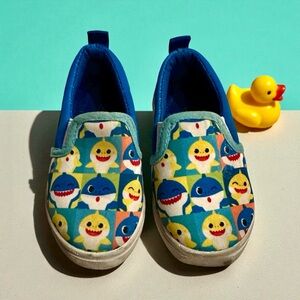 Nickelodeon Baby Boys' Baby Shark Shoes - Laceless Slip-On Sneakers